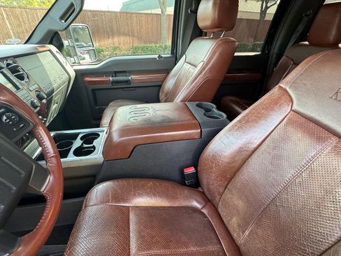 Used 2012 Ford F250 King Ranch w/ King Ranch w/Chrome Pkg image 25