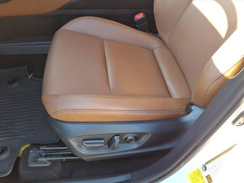 Certified 2025 Toyota Crown Signia AWD/4WD image 24