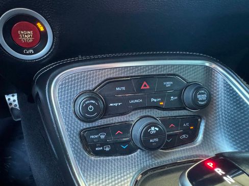 Used 2018 Dodge Challenger SRT Hellcat RWD image 20