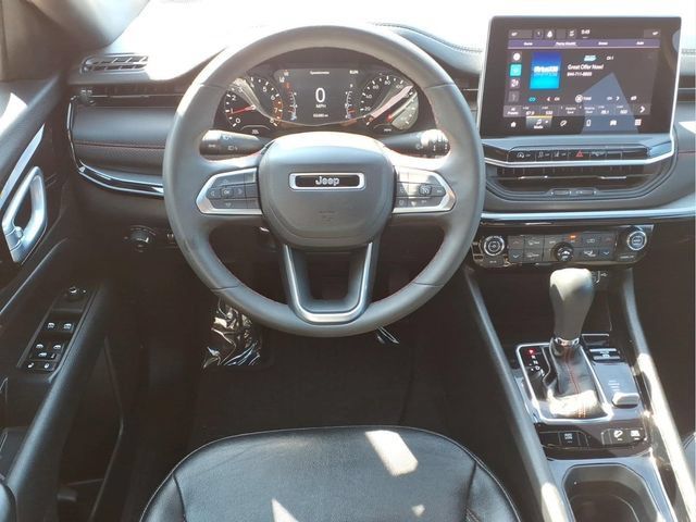 Used 2023 Jeep Compass Trailhawk AWD/4WD image 19