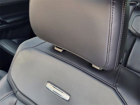 Used 2025 Ford Expedition Platinum w/ Stealth Appearance Package image 15