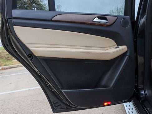 Used 2017 Mercedes-Benz GLS 450 4MATIC image 12