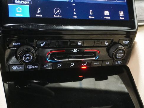 Used 2023 Jeep Grand Cherokee L Limited image 29