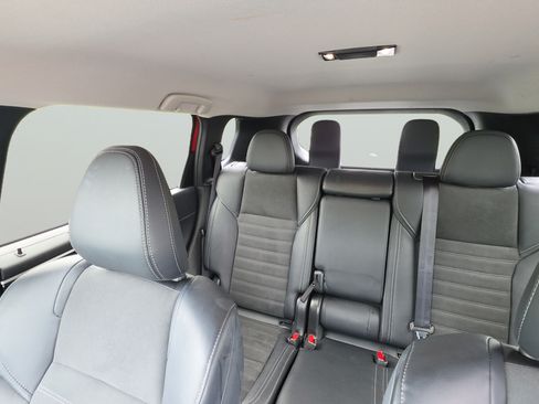Used 2025 Mitsubishi Outlander SE AWD/4WD image 21