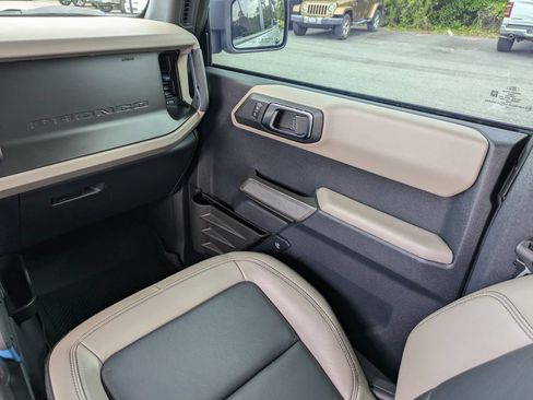 Used 2022 Ford Bronco Wildtrak AWD/4WD image 17