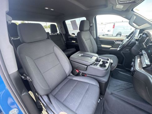 Used 2022 Chevrolet Silverado 1500 LT AWD/4WD image 16