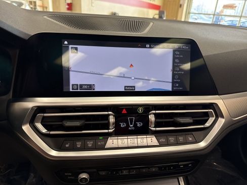 Used 2022 BMW 430i xDrive Convertible w/ Premium Package image 39