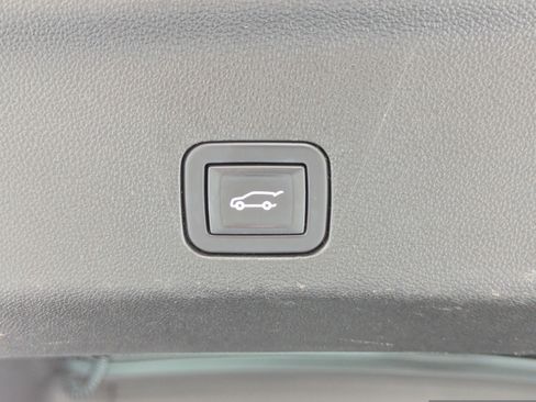 Used 2023 GMC Yukon Denali Ultimate w/ LPO, Floor Liner Package AWD/4WD image 12