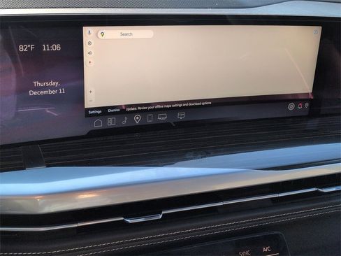 Certified 2025 Cadillac Escalade Premium Luxury image 12