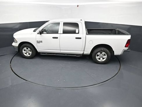 Used 2022 RAM 1500 Classic SLT AWD/4WD image 43