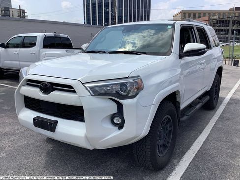 Used 2022 Toyota 4Runner SR5 Premium w/ Moonroof Package AWD/4WD image 4