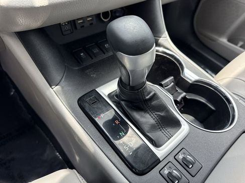 Used 2019 Toyota Highlander XLE AWD/4WD image 20