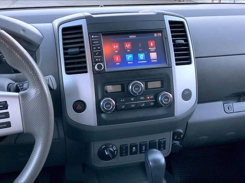 Used 2020 Nissan Frontier SV image 6