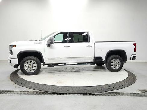 Used 2024 Chevrolet Silverado 2500 High Country image 4