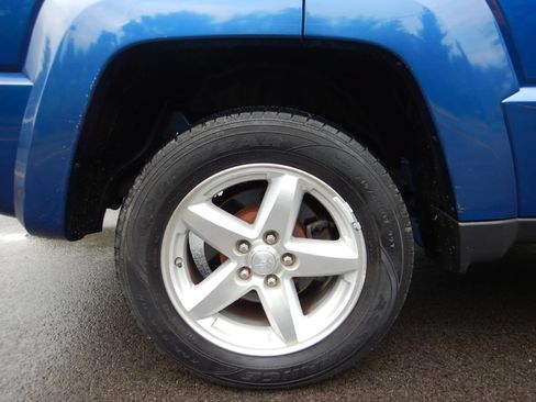 Used 2009 Jeep Liberty Limited w/ Premium Group AWD/4WD image 29