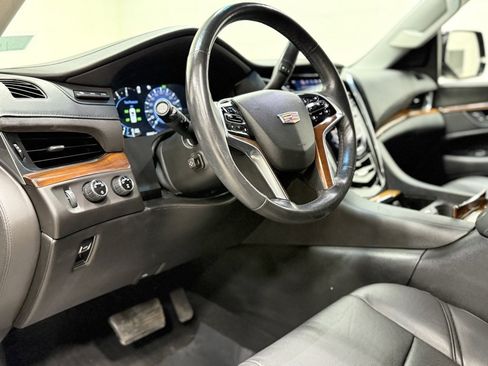 Used 2017 Cadillac Escalade Premium Luxury w/ LPO, Radiant Package image 12