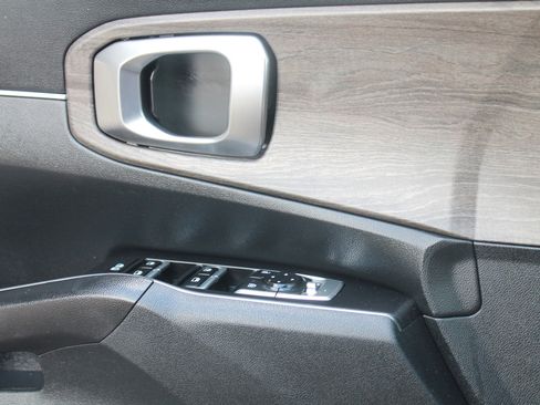 Used 2022 Kia Sorento S image 13