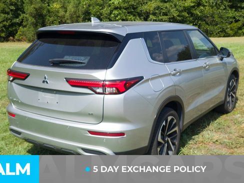 Used 2024 Mitsubishi Outlander SE FWD image 3
