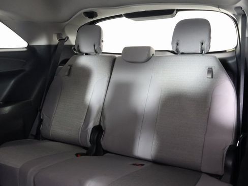 Used 2026 Toyota Sienna LE FWD image 12