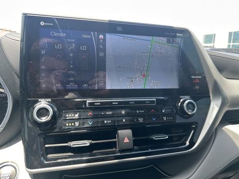 Used 2022 Toyota Highlander Platinum FWD image 15