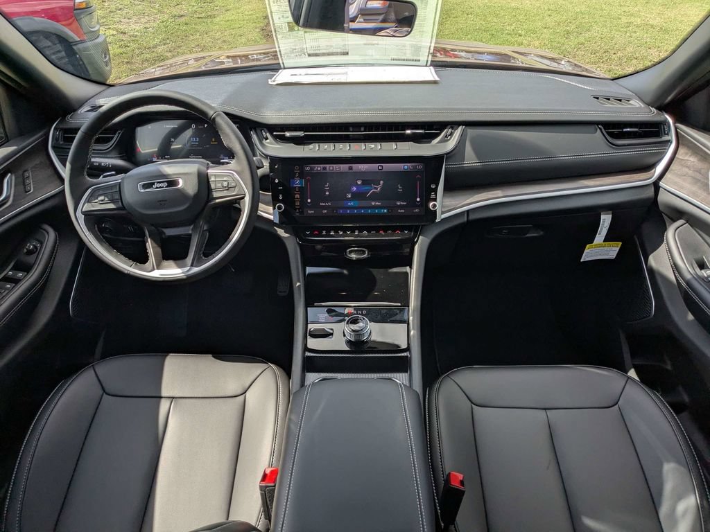 New 2026 Jeep Grand Cherokee Limited AWD/4WD image 16