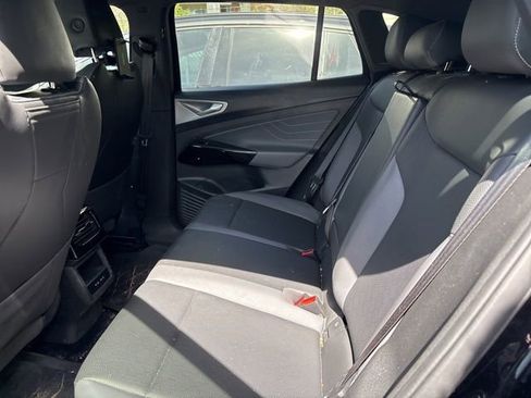 Used 2023 Volkswagen ID.4 Pro S image 8