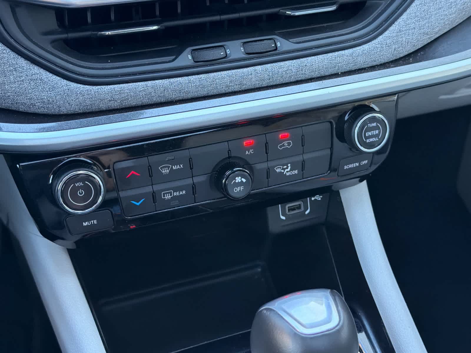 Used 2022 Jeep Compass Latitude w/ Sun and Sound Group FWD image 21