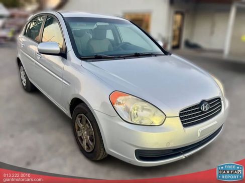 Used 2010 Hyundai Accent GLS image 3