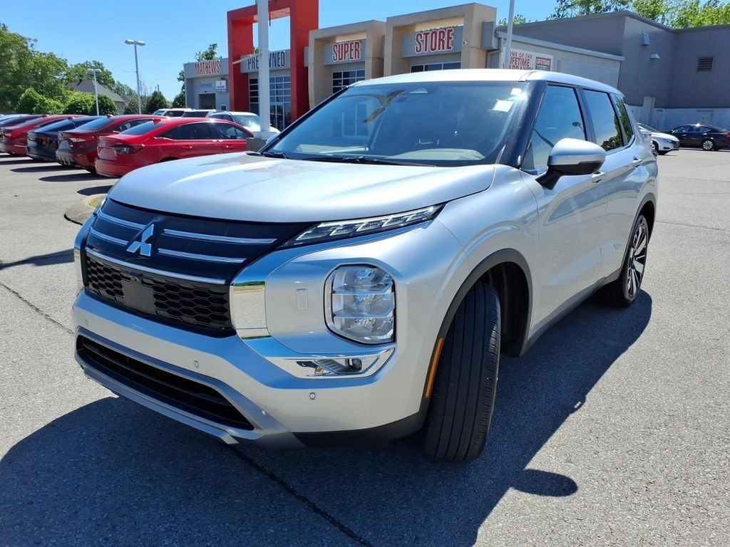 Used 2025 Mitsubishi Outlander SE AWD/4WD image 19