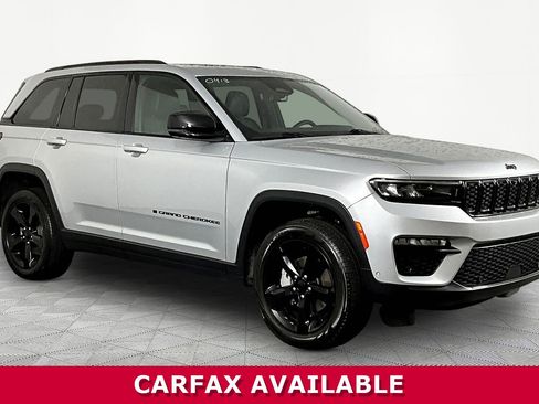 Used 2025 Jeep Grand Cherokee Limited w/ Luxury Tech Group II AWD/4WD image 3