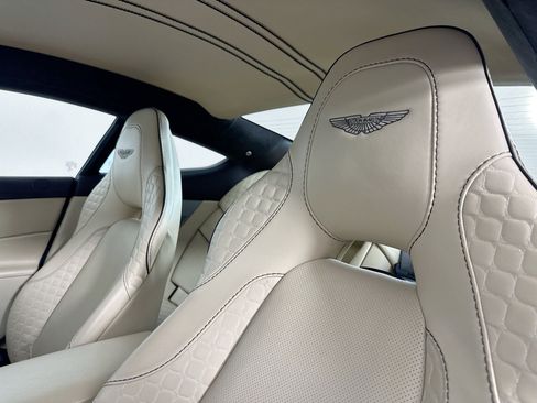 Used 2017 Aston Martin Vanquish image 5