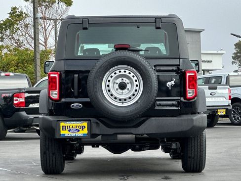 New 2025 Ford Bronco Base image 5