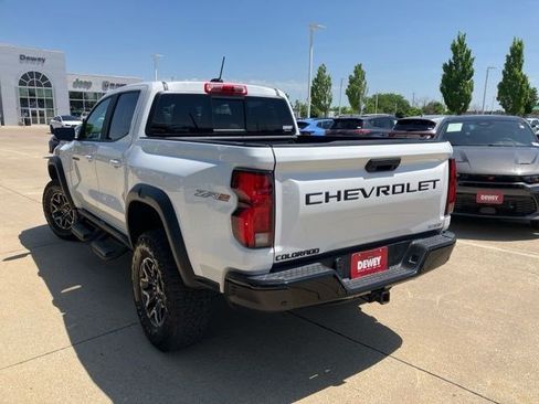 Used 2024 Chevrolet Colorado ZR2 w/ ZR2 Convenience Package III AWD/4WD image 9