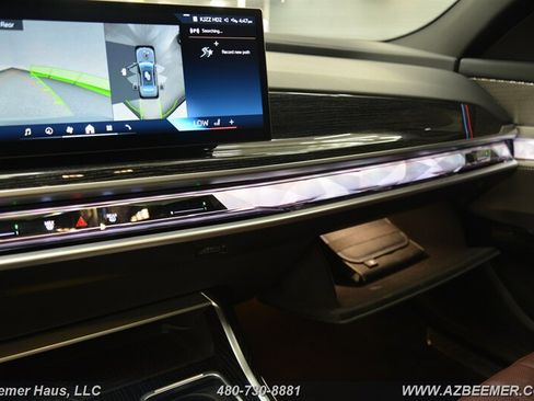 Used 2025 BMW 750e xDrive w/ Premium Package AWD/4WD image 39