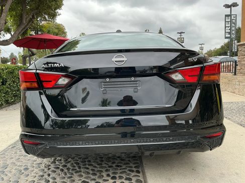 Used 2024 Nissan Altima 2.5 SV FWD image 6