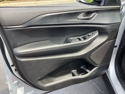 Used 2024 Jeep Grand Cherokee L Laredo image 24