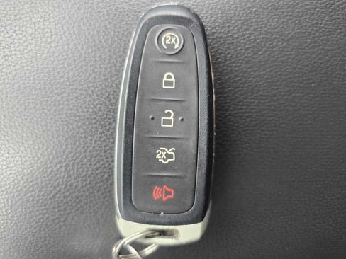 Used 2018 Ford Escape Titanium AWD/4WD image 21