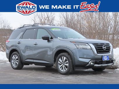 Used 2022 Nissan Pathfinder SL w/ Cargo Package