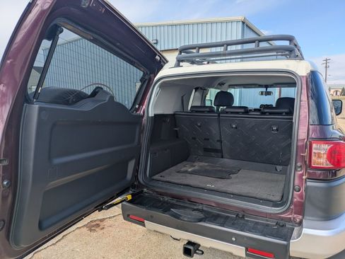 Used 2007 Toyota FJ Cruiser 4WD image 7