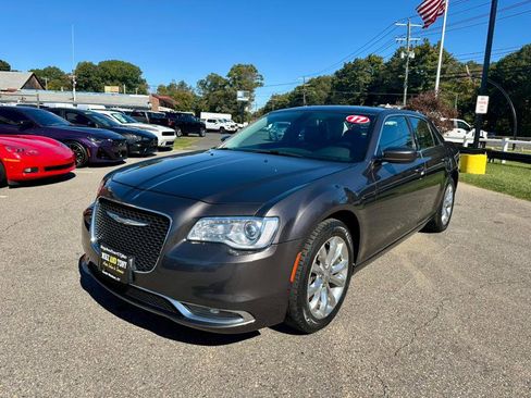 Used 2017 Chrysler 300 Limited w/ Value Package image 1
