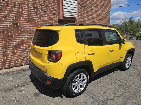 Used 2015 Jeep Renegade Latitude w/ Popular Equipment Group AWD/4WD image 4