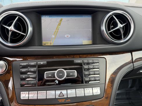Used 2013 Mercedes-Benz SL 550 image 24