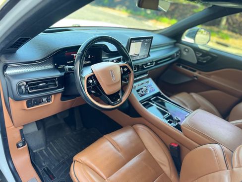 Used 2022 Lincoln Aviator Black Label w/ Dynamic Handling Package image 3