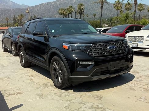 Used 2023 Ford Explorer XLT w/ Equipment Group 202A RWD image 1
