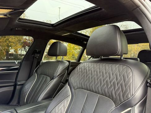 Used 2019 BMW ALPINA B7 xDrive w/ Luxury Rear Seating Package image 9