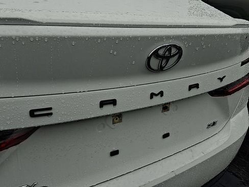 Used 2025 Toyota Camry SE FWD image 4