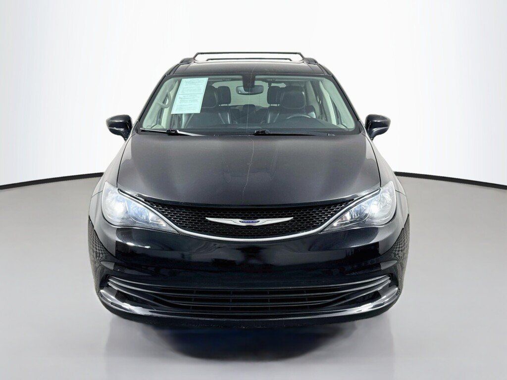 Used 2020 Chrysler Voyager Lxi FWD image 8