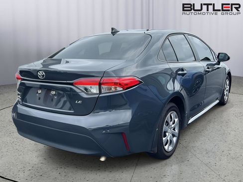 Used 2025 Toyota Corolla LE FWD image 4