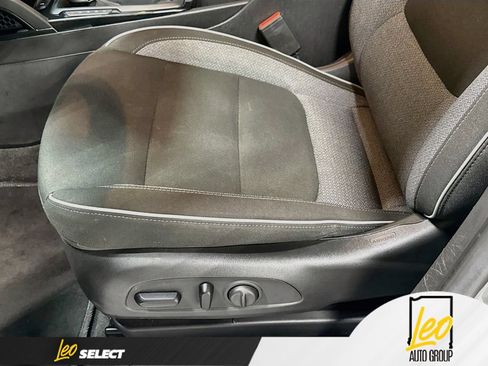 Used 2023 Chevrolet TrailBlazer LT w/ Convenience Package FWD image 21