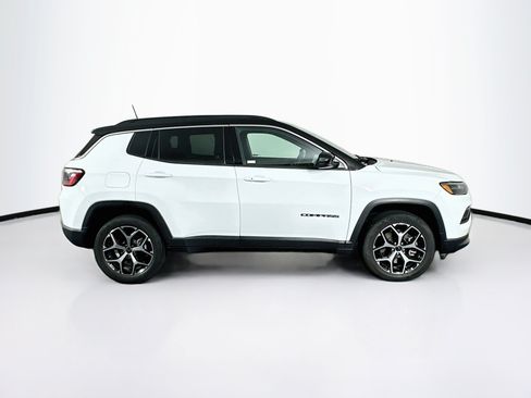 Used 2025 Jeep Compass Limited AWD/4WD image 10